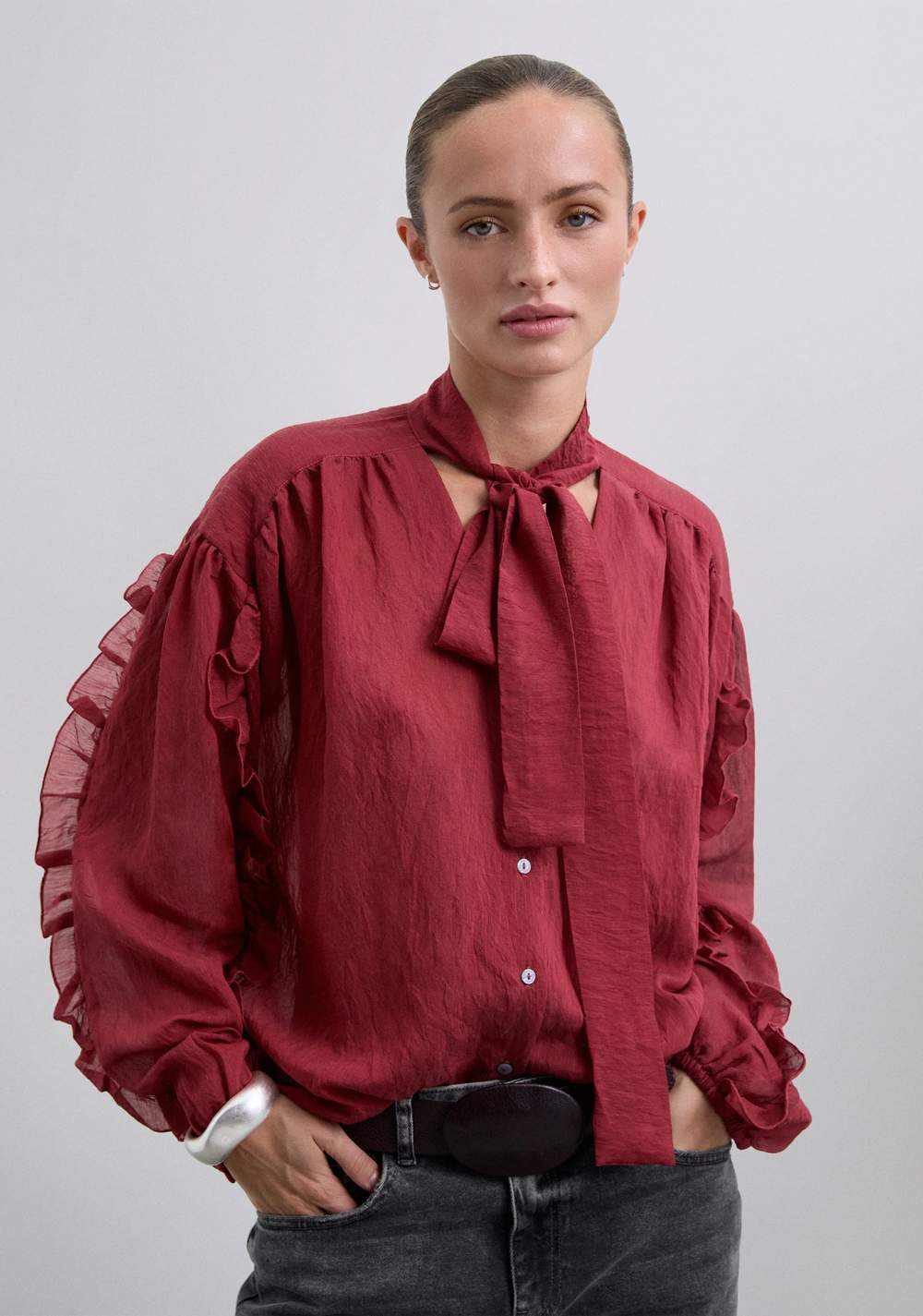 Blusa Detalle Lazo Frunces Scalpers