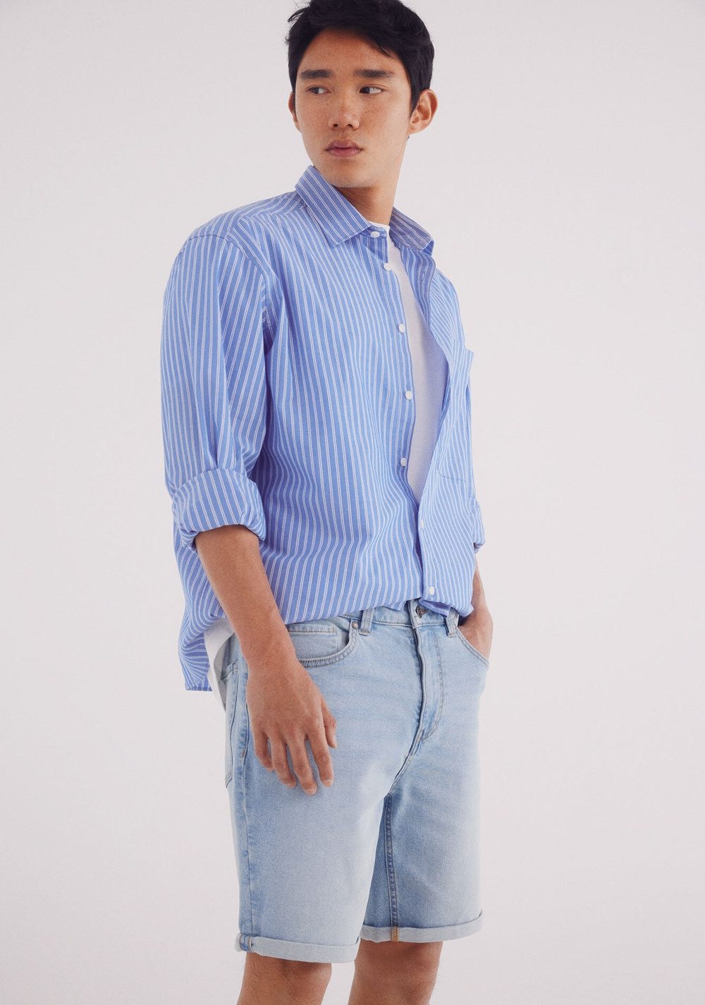 Bermuda de Jean Clásica Efecto Lavado Claro Slim Fit Springfield 2