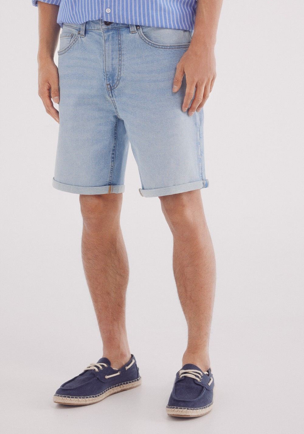 Bermuda de Jean Clásica Efecto Lavado Claro Slim Fit Springfield Imagen Principal