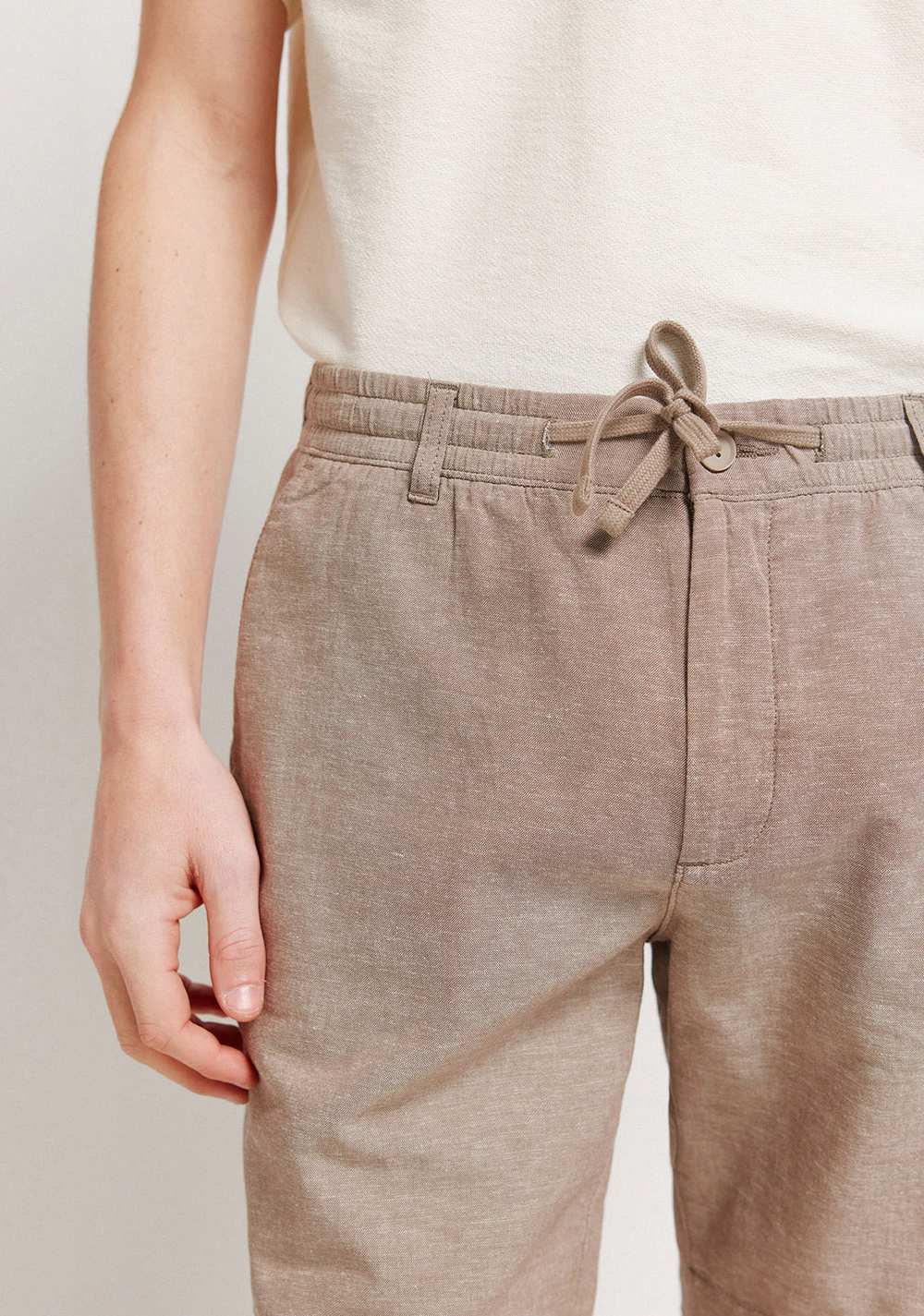 Bermudas Slim Fit Cómodas de Lino Springfield 2