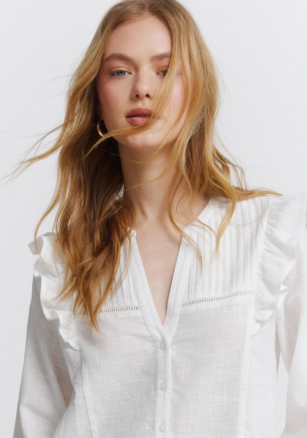 Blusa con Volumen y Volantes Springfield 4