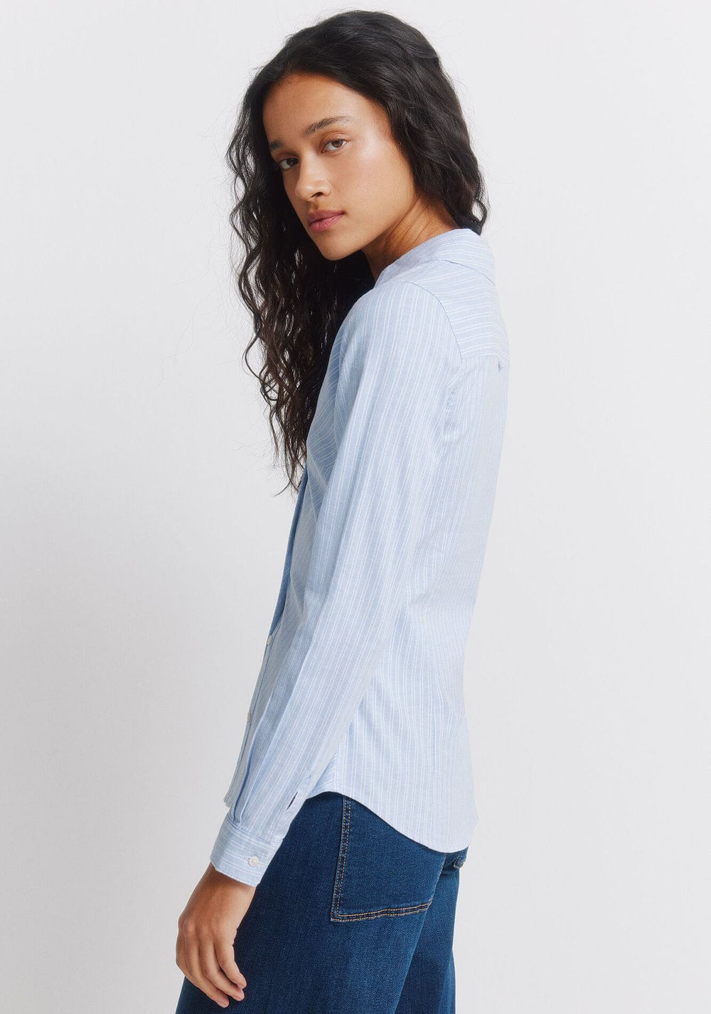 Camisa Oxford con Escote en Pico Springfield 4