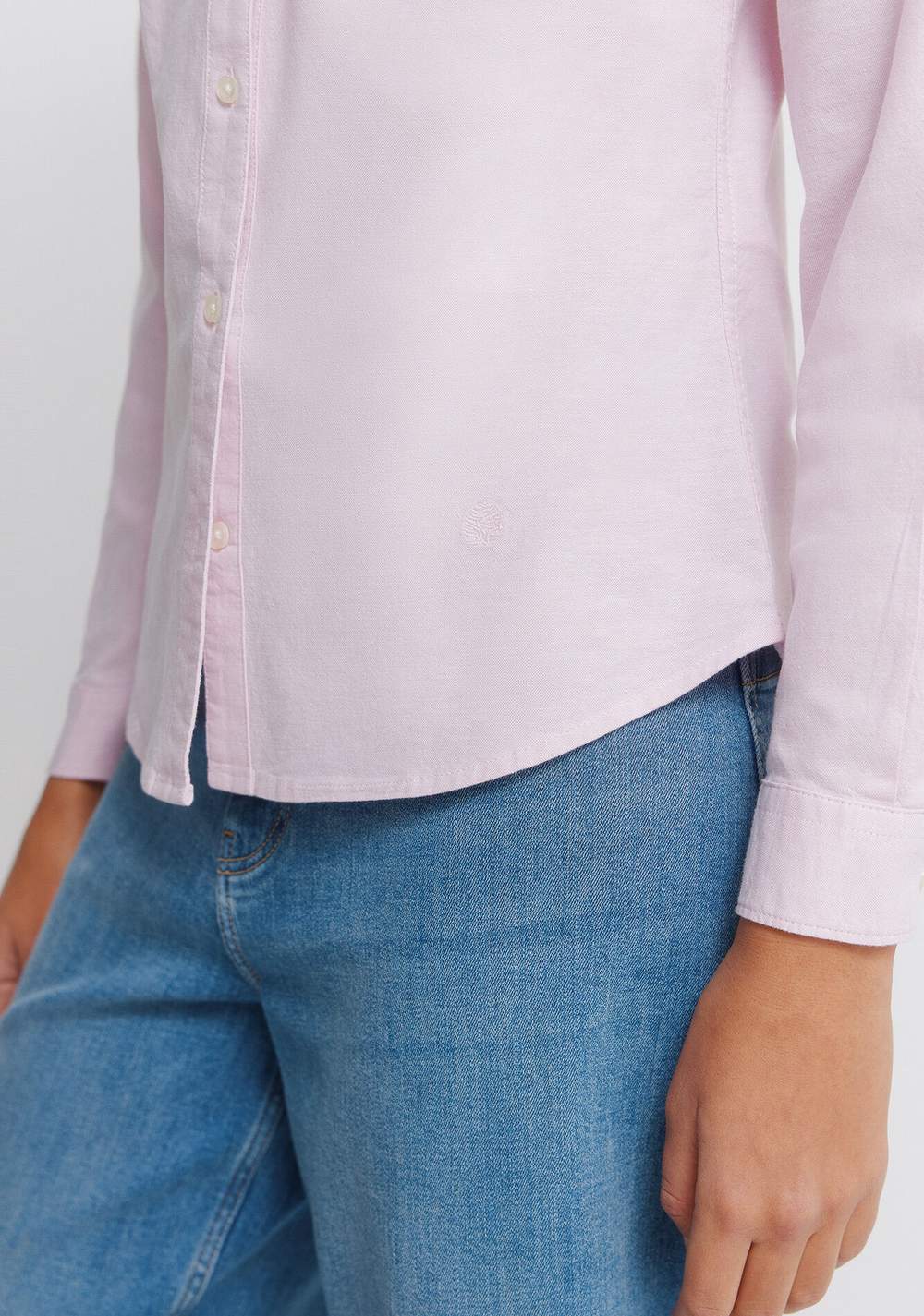 Camisa Oxford con Escote en Pico Springfield 3