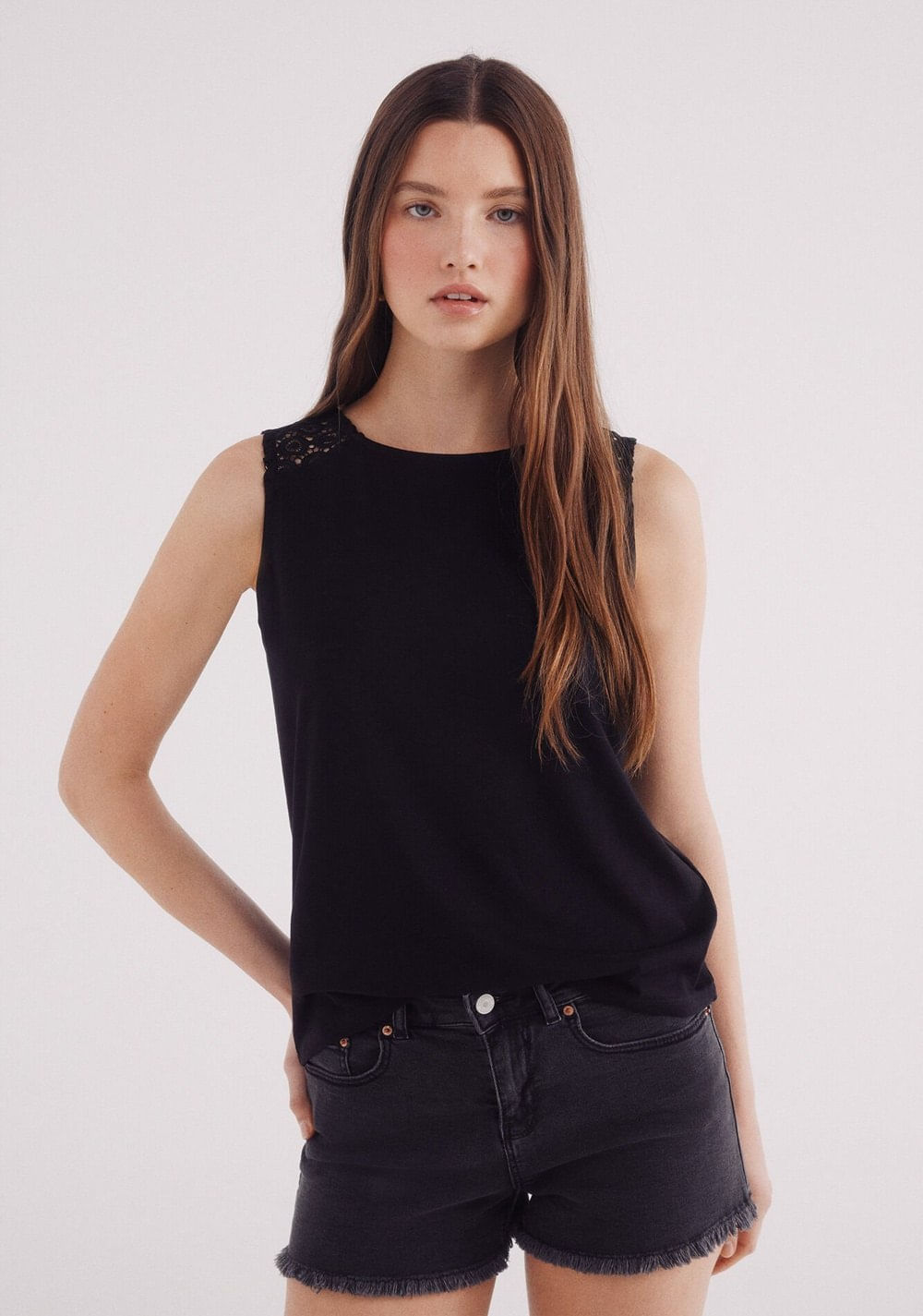 Camiseta Crochet Hombros Springfield