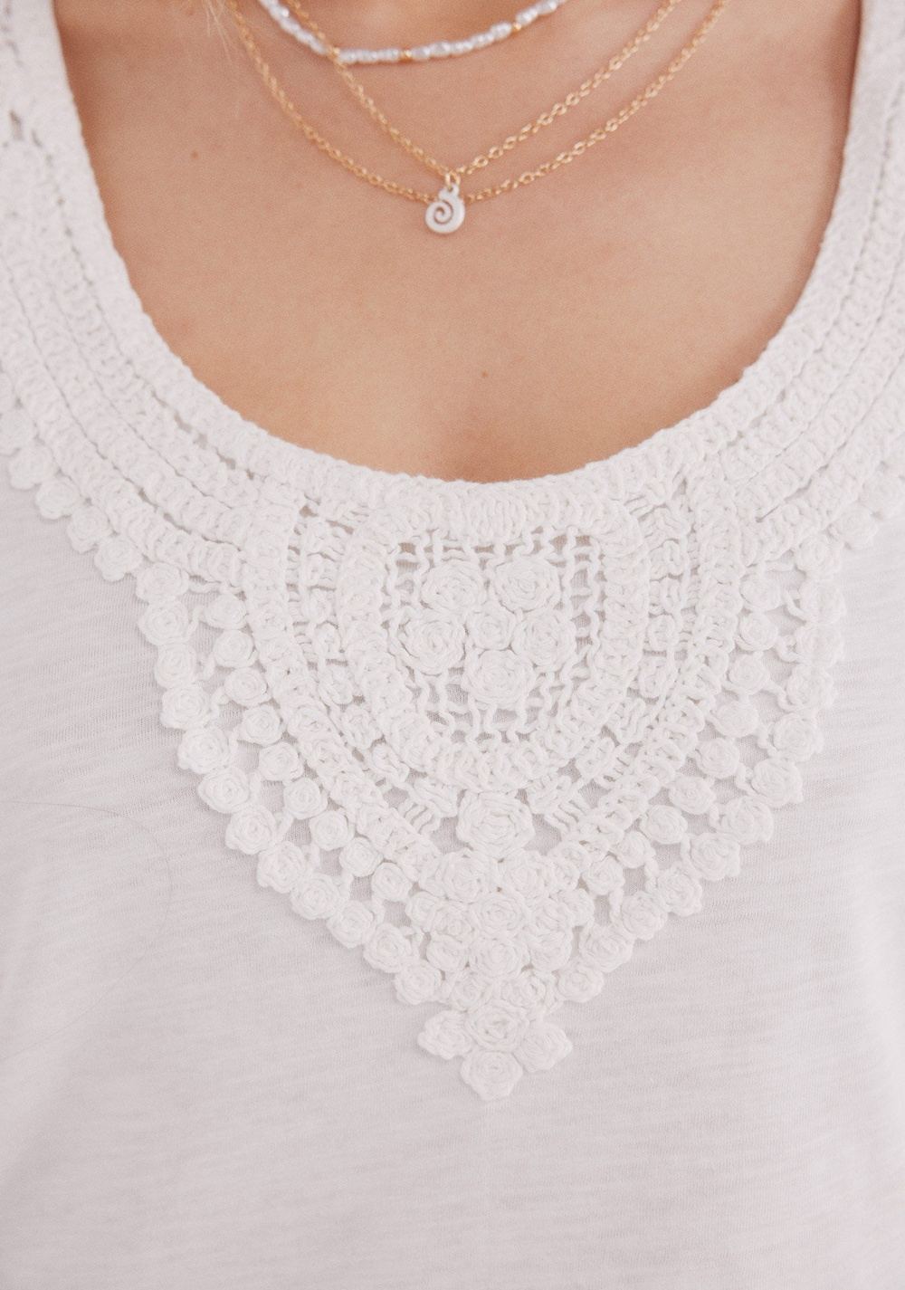 Camiseta Tirantes Escote Crochet Springfield 2