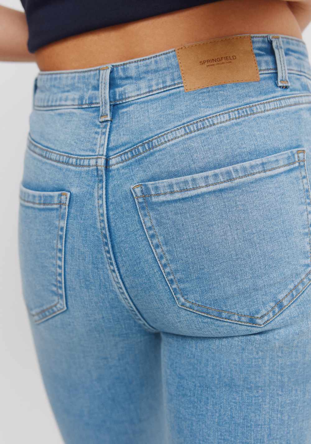Jeans Ajustados y Recortados Springfield 4