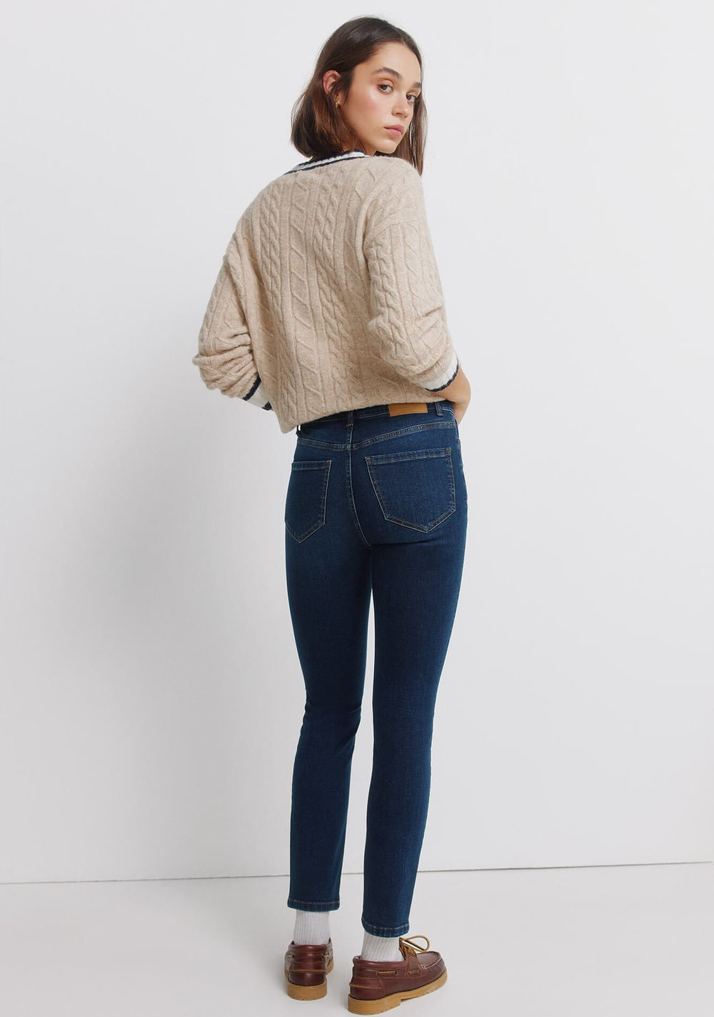 Jeans Ajustados y Recortados Springfield 5