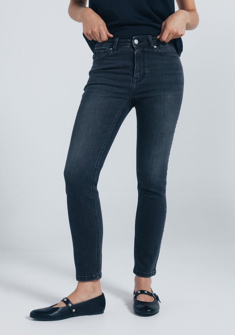 Jeans Ajustados y Recortados Springfield