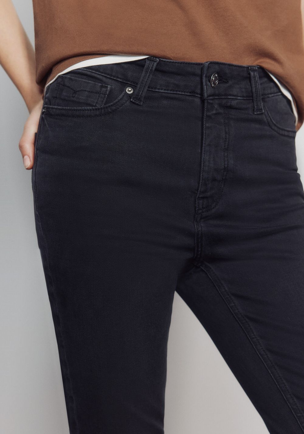 Jeans Ajustados y Recortados Springfield 3