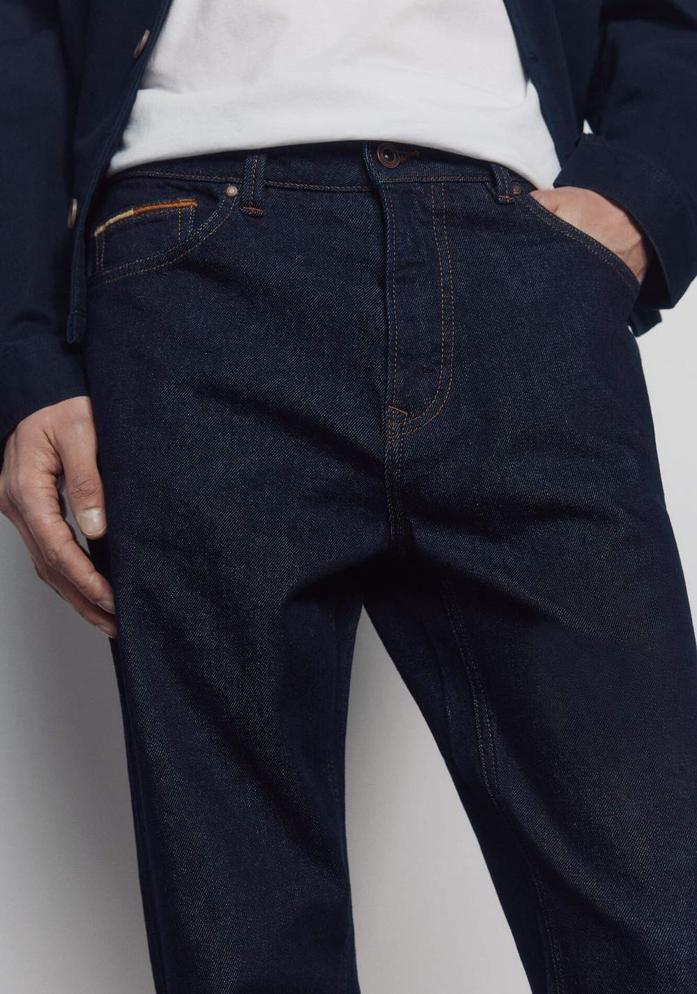 Jeans Efecto Lavado Desencolado Regular Fit Springfield 4