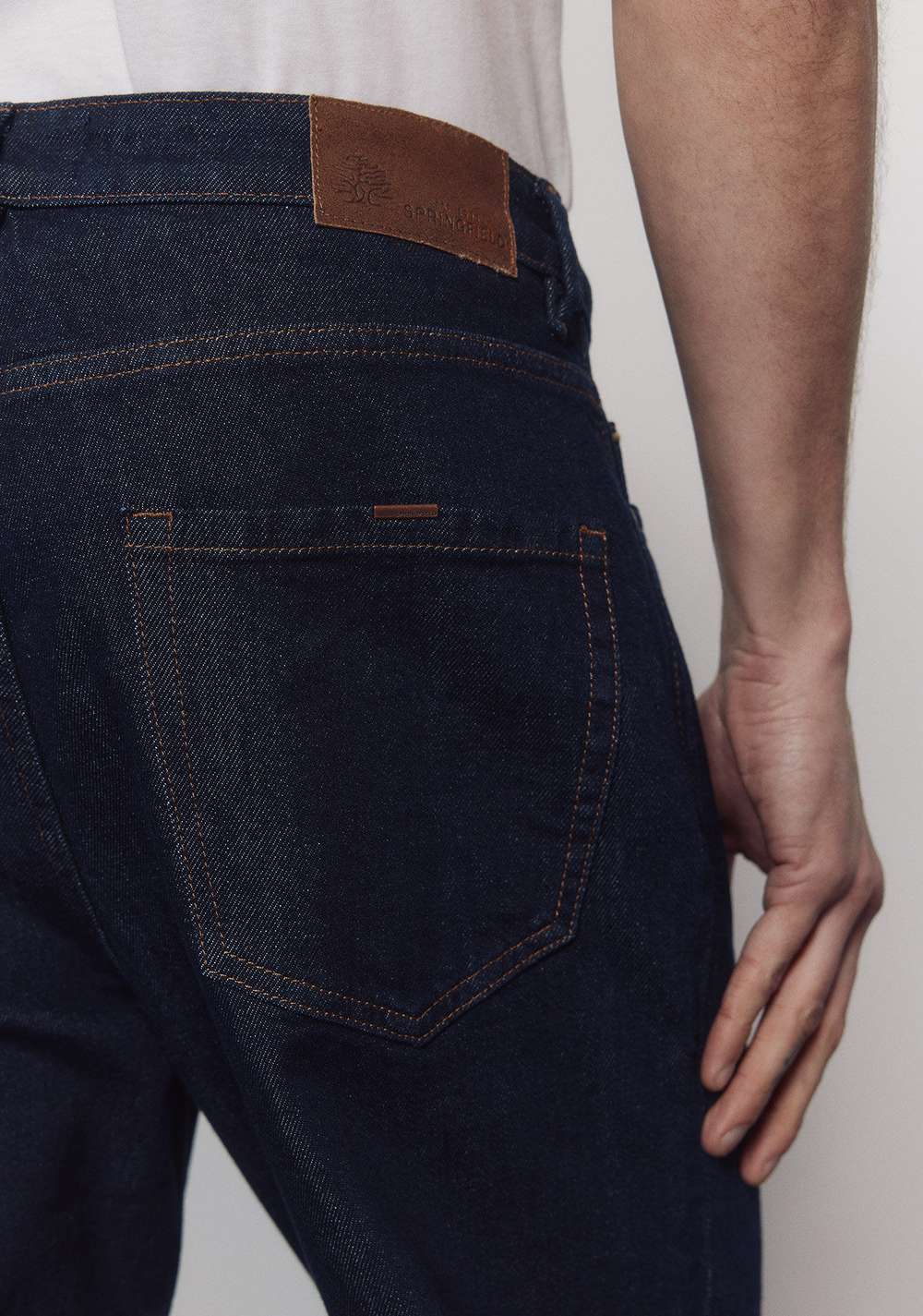 Jeans Efecto Lavado Desencolado Regular Fit Springfield 5