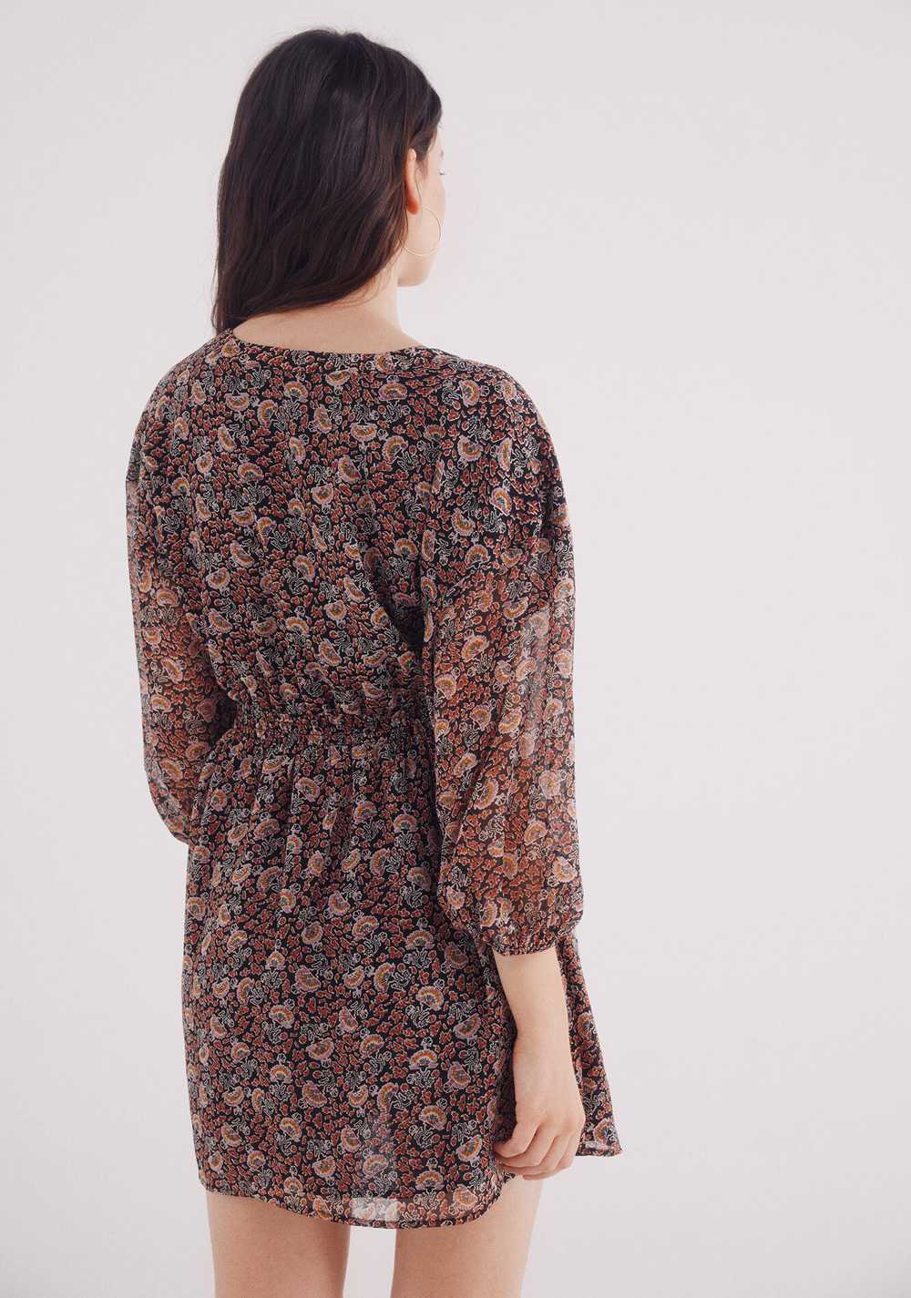 Vestido Corto Gasa Espejos Escote Springfield 3