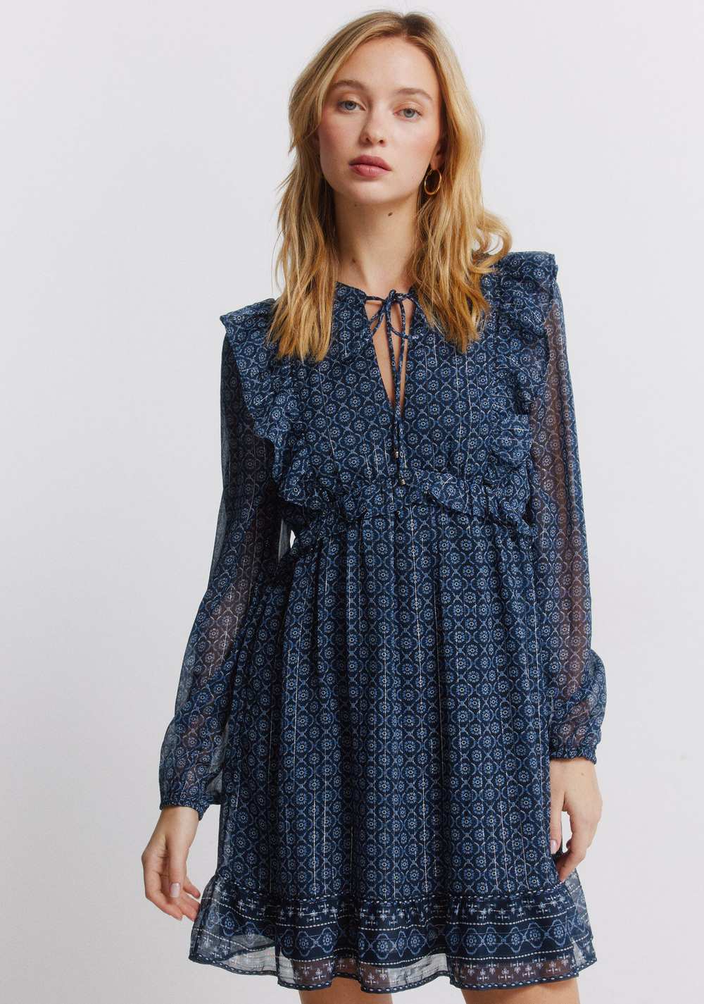 Vestido Corto de Manga Larga con Olanes Springfield 2