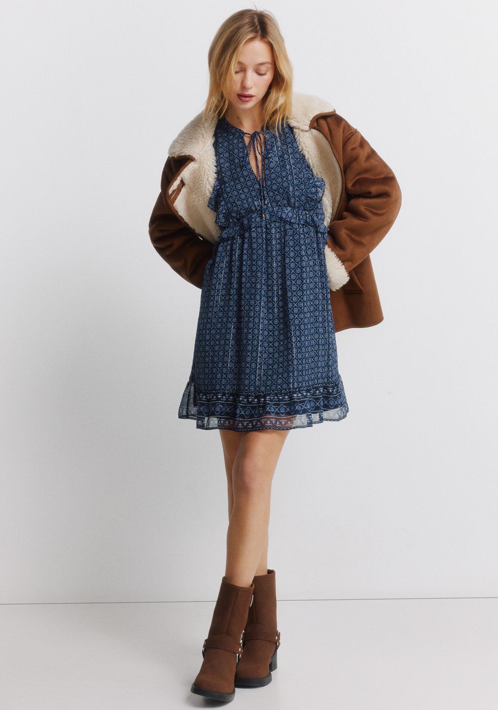 Vestido Corto de Manga Larga con Olanes Springfield 4