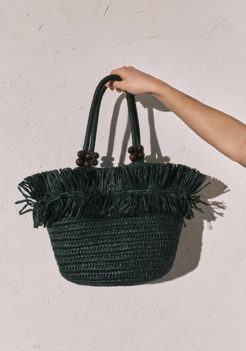 Cartera Mediana con Flecos de Rafia Women Secret