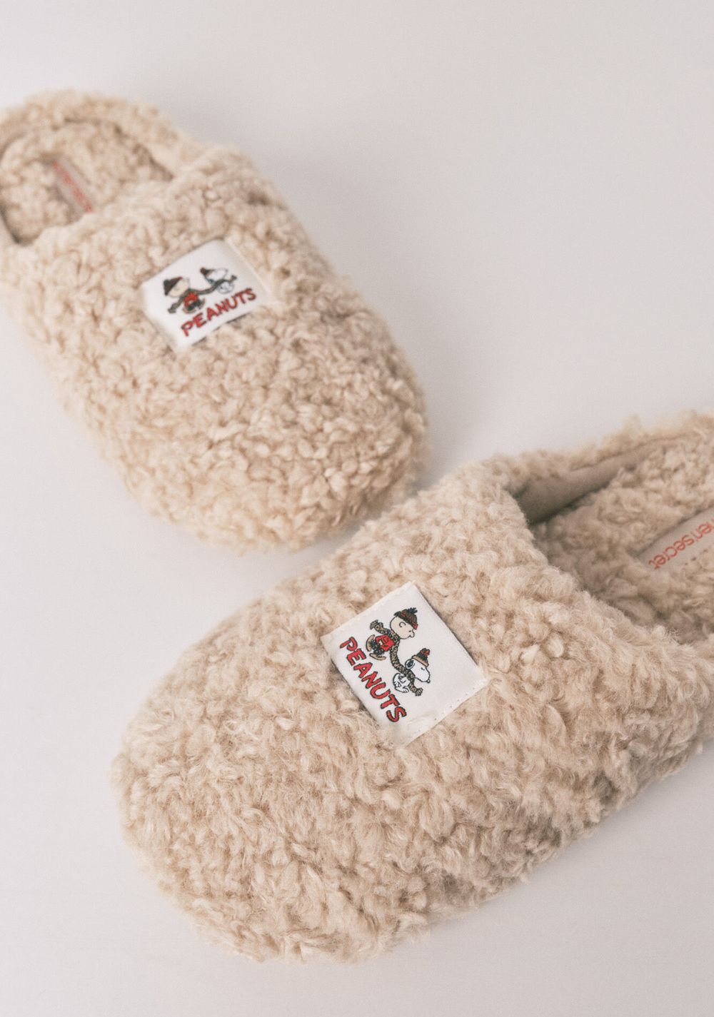 Pantuflas de Borrego de Snoopy y Antifaz Women Secret