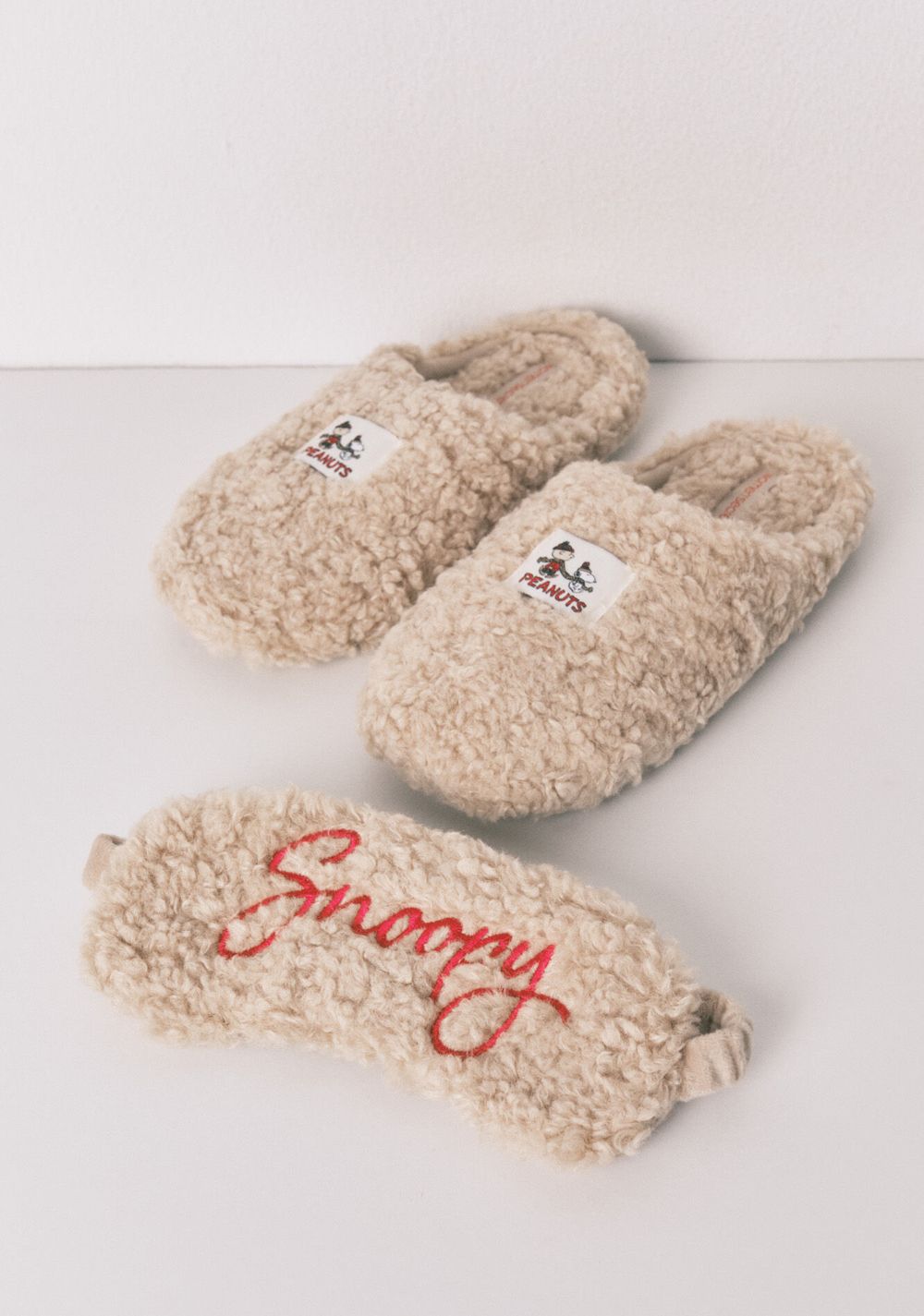 Pantuflas de Borrego de Snoopy y Antifaz Women Secret