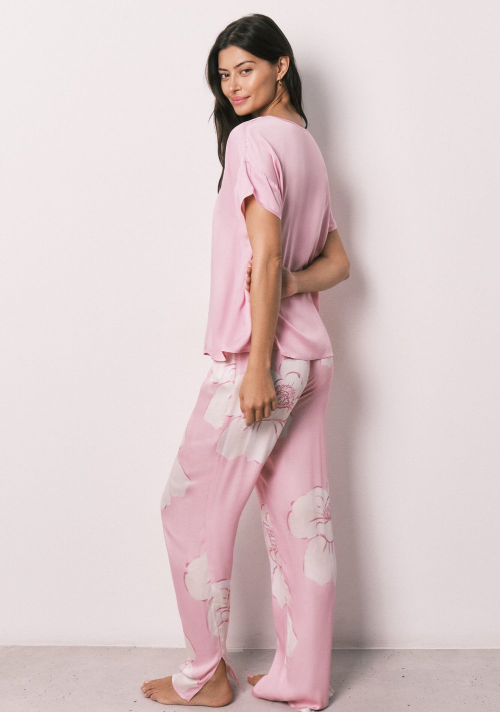 Pijama Larga de Manga Corta Satinada Women Secret