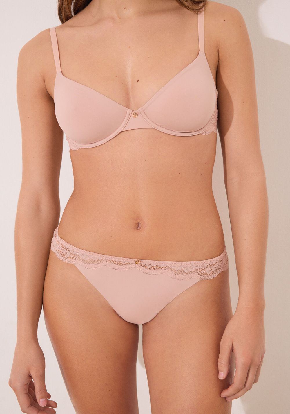Tanga Microfibra y Encaje Women Secret